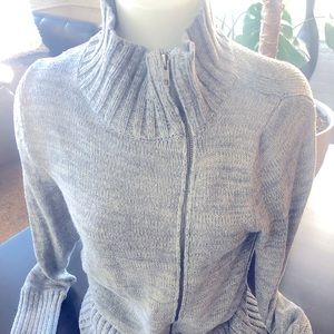 VICTORIA’S SECRET Crew Neck Sweater w/zip closure.